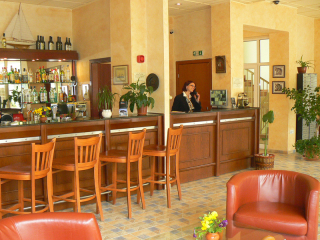 ДЖОЯ ПАРК КОМПЛЕКС - ЛОБИ БАР